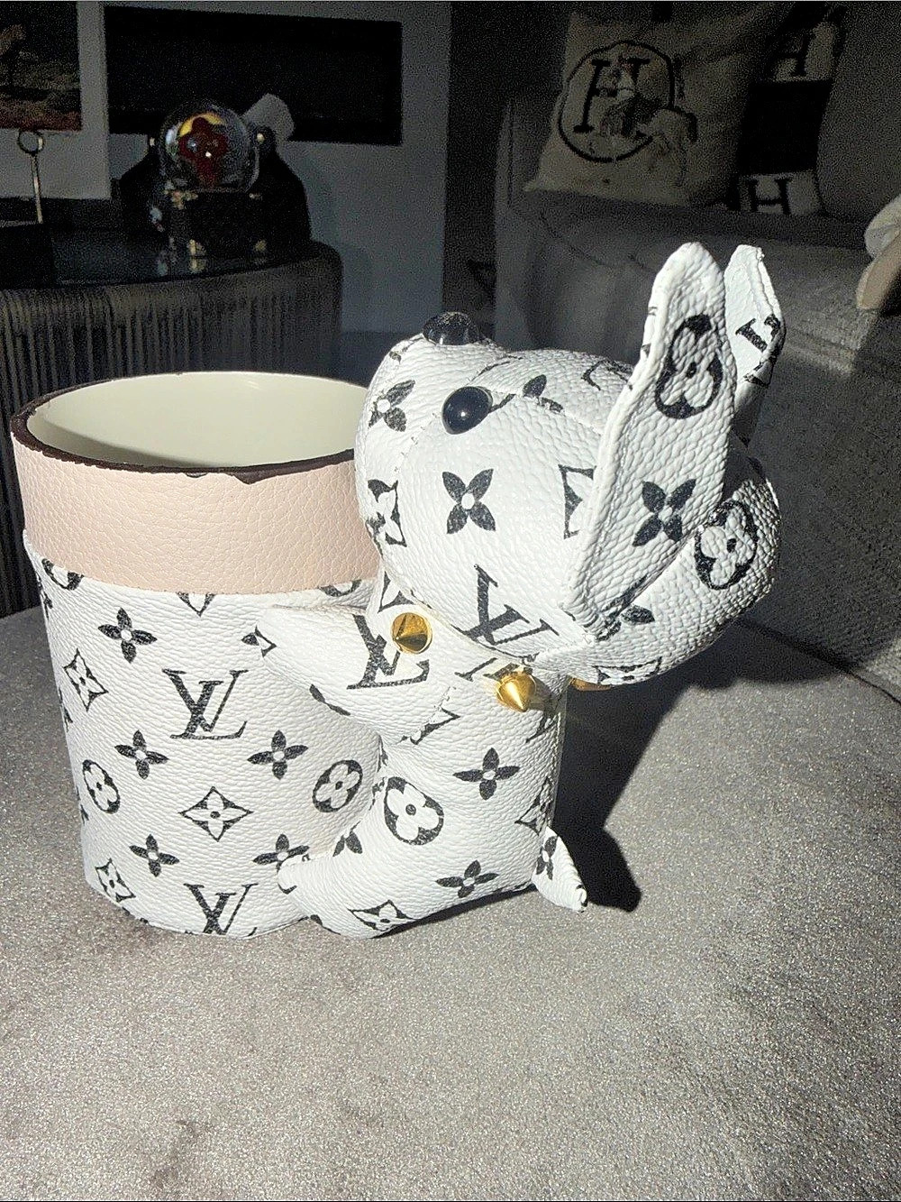 Louis Vuitton Monogram Dog Pen Makeup Brushes Organizer Cup Holder Home Decor